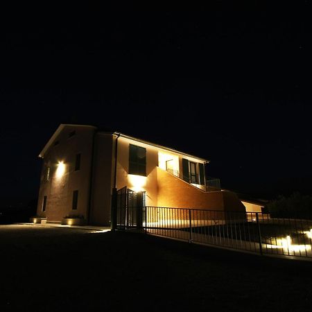 La Collina Del Girasole Villa Montecastrilli Luaran gambar