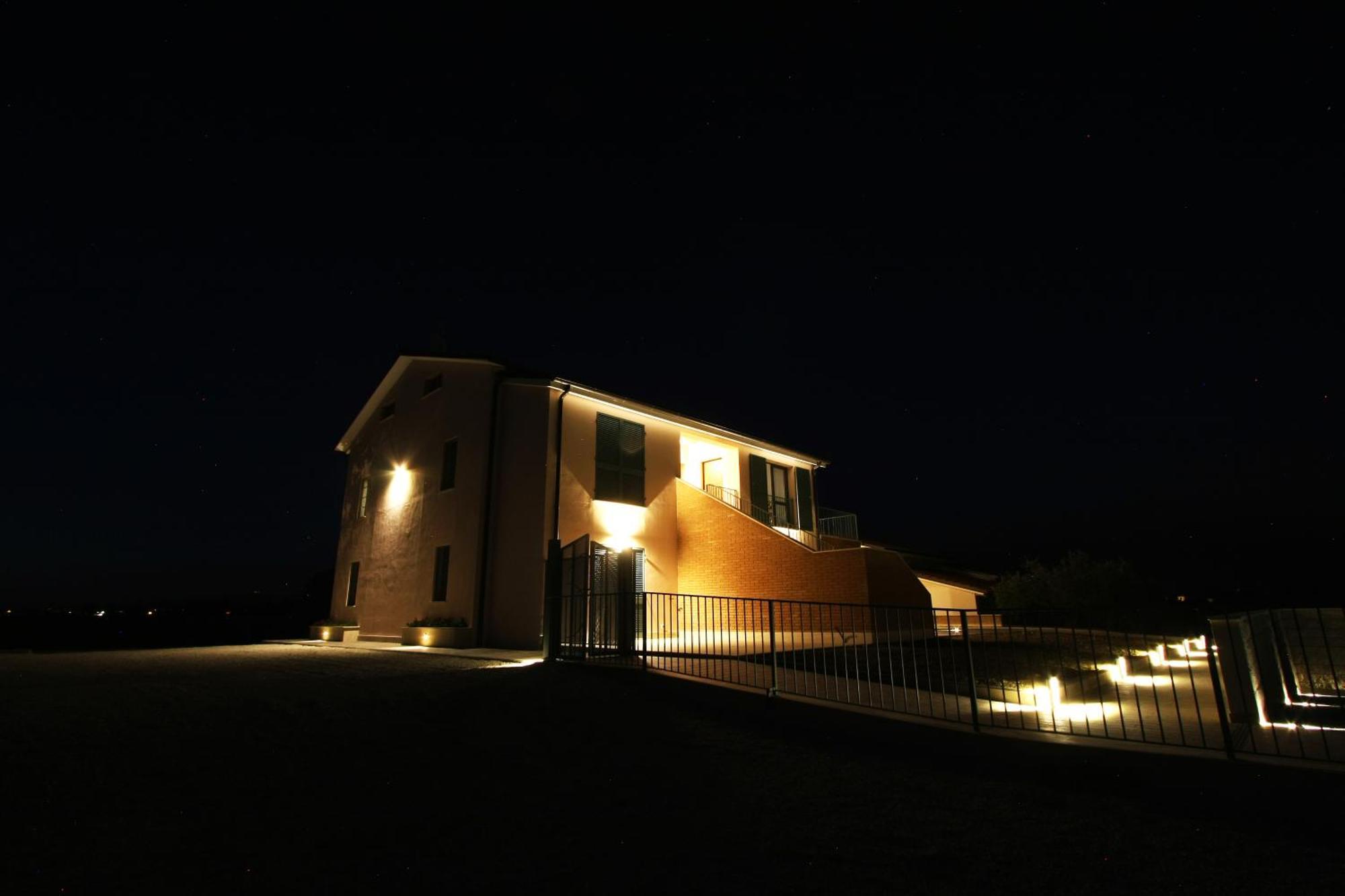 La Collina Del Girasole Villa Montecastrilli Luaran gambar