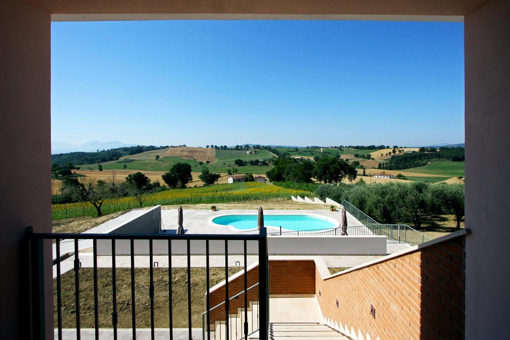 La Collina Del Girasole Villa Montecastrilli Luaran gambar
