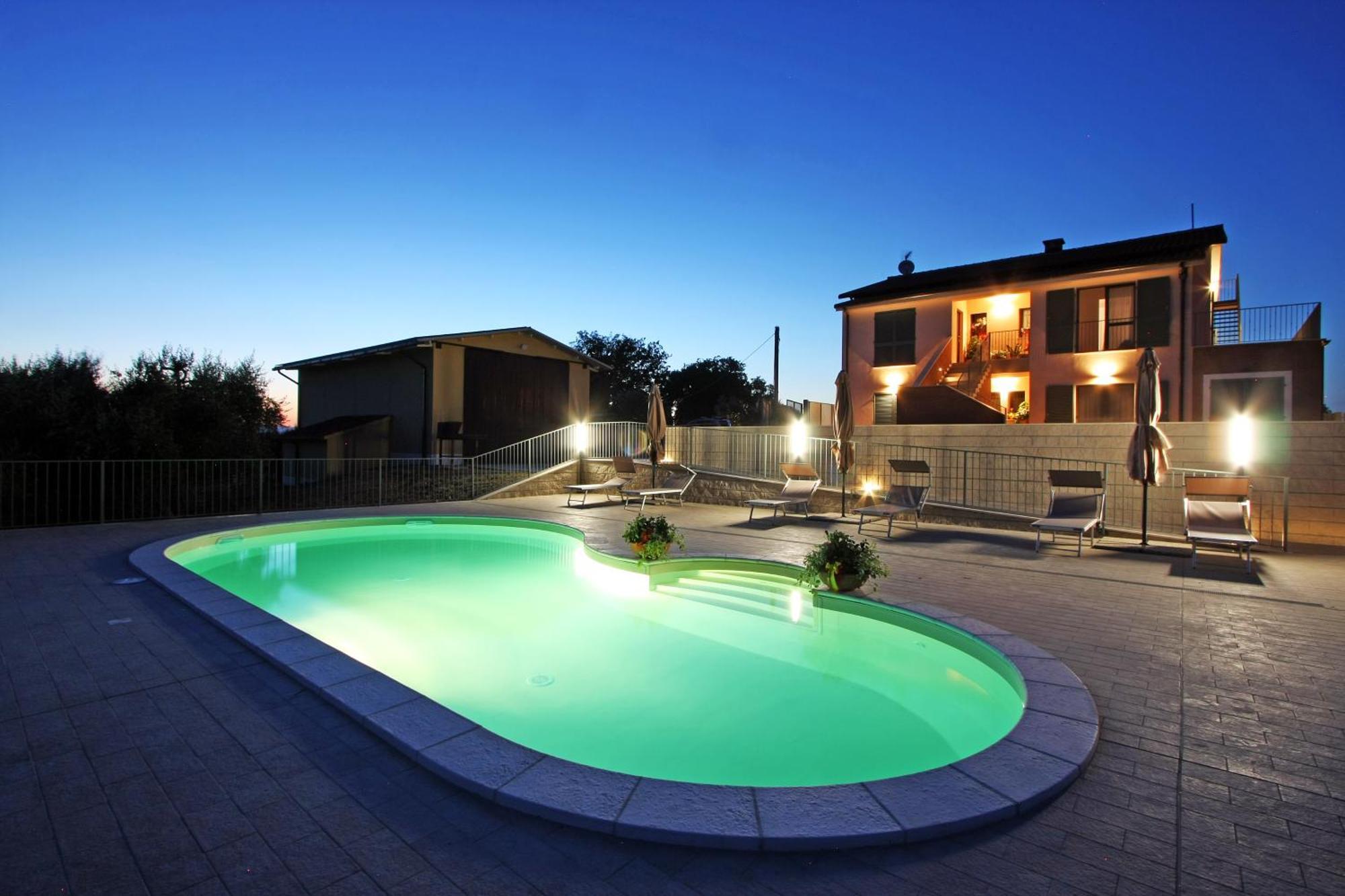 La Collina Del Girasole Villa Montecastrilli Luaran gambar