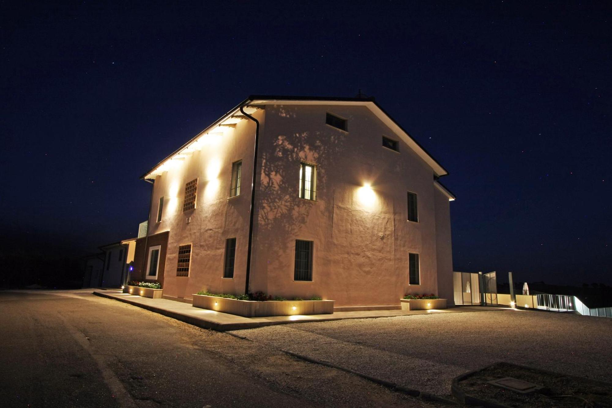 La Collina Del Girasole Villa Montecastrilli Luaran gambar
